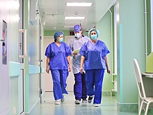 Благодарность от Департамента здравоохранения вручили медсестре детской поликлиники № 145