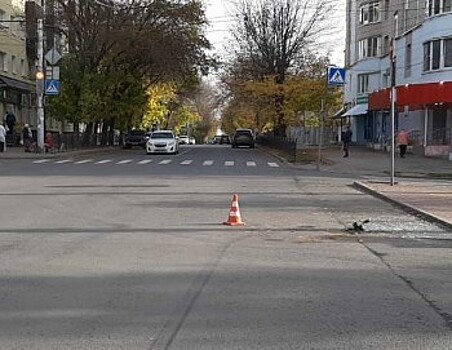 "ВАЗ" и "Лада" столкнулись на перекрестке Никитина - Степана Разина