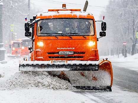 Сугробы в Москве впервые за зиму превысили 50 сантиметров