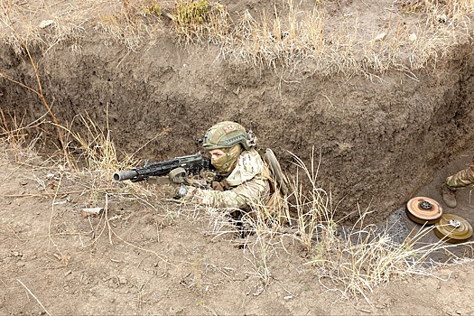 Минобороны РФ показало на видео, как спецназовец ВСУ сдается в плен под Северском