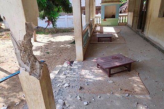 Военные вертолеты Мьянмы обстреляли школу