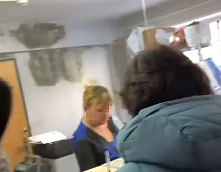 Благовещенцы жалуются на пыль и грязь на почте из-за ремонта