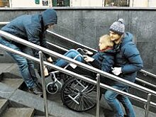 В Приморье у чиновников не хватило денег на коляску инвалиду