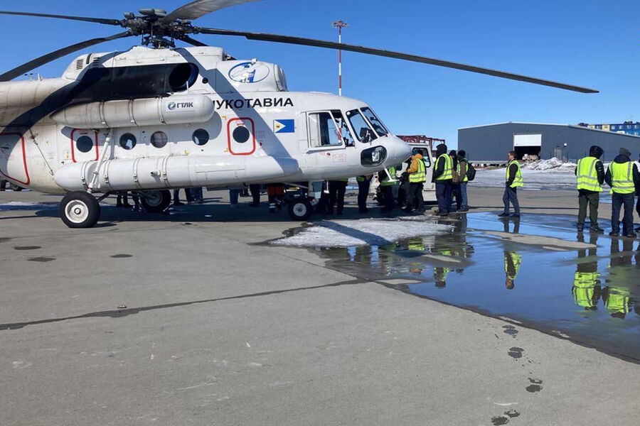 Прокуратура: Ми-8 с 22 пассажирами аварийно сел на Чукотке