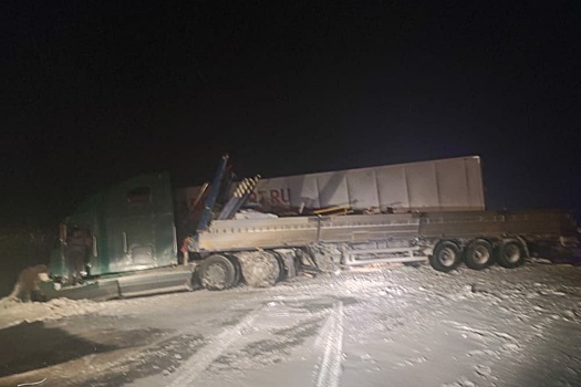 Водитель большегруза погиб в Новосибирской области