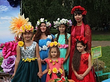 На севере Уфы под открытым небом расцвела гиганская клумба