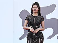 Откровенное платье Бони признали лучшим на кинофестивале в Венеции