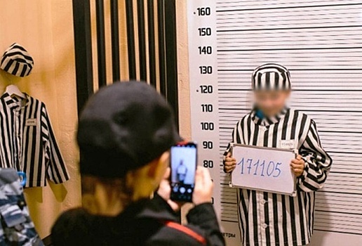 Игровую комнату полиции в ТЦ Мурманска могу закрыть после переодевания детей в тюремную робу