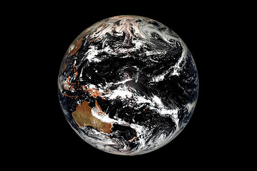 Российский спутник передал первые снимки Земли