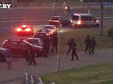 В Минске начались столкновения протестующих с ОМОНом