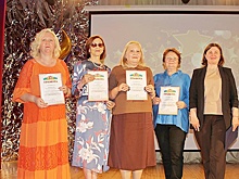 Педагогам лицея №88 в Екатеринбурге вручили грамоты и стипендии от депутата Зяблицева