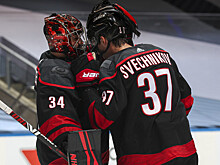 Свечников забросил первую шайбу "Каролины" в новом сезоне НХЛ