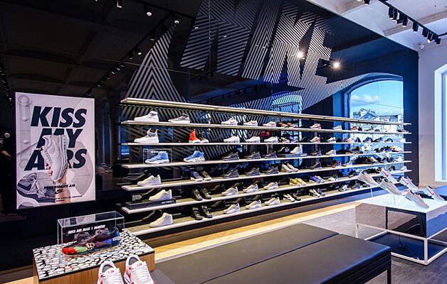 Nike store 2 off cheap