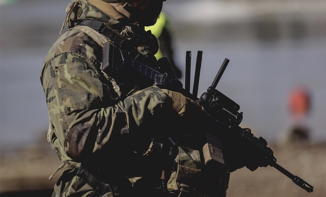 Aftonbladet: 11 солдат пострадали на учениях НАТО в Швеции, прыгая с парашютом