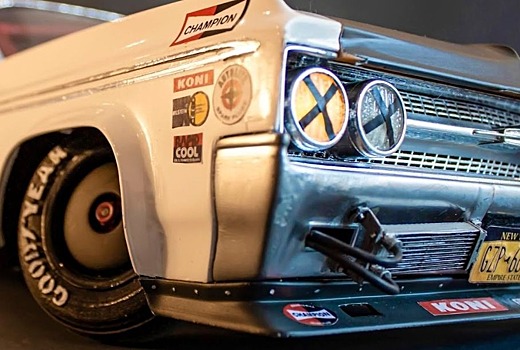 Посмотрите на радиоуправляемую машинку, которая умеет дрифтить