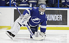 Василевский стал первой звездой дня в НХЛ