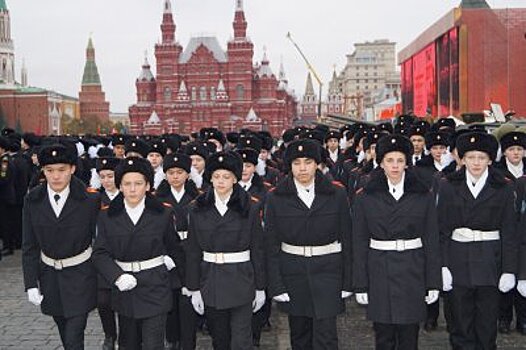 Более 80 кадетов школы№1785 Таганского района поучаствовали в параде на Красной площади