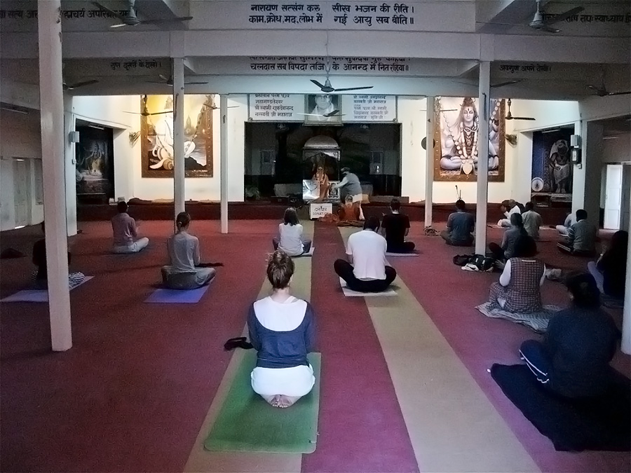 Центр медитации Yoga Niketan Ashram, Ришикеш, Индия, Азия