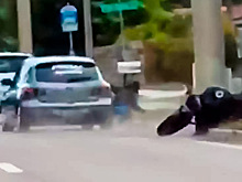 Удар за замечание: такого поворота мотоциклист не ожидал