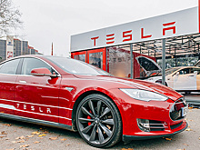 Tesla терпит рекордные убытки