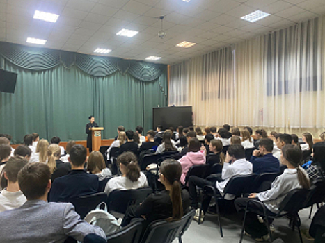 В Башкортостане в рамках операции «Чистое поколение - 2025» сотрудники полиции встретились с учащимися гимназии