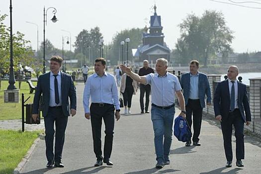 Свердловский губернатор завершит неделю на севере области