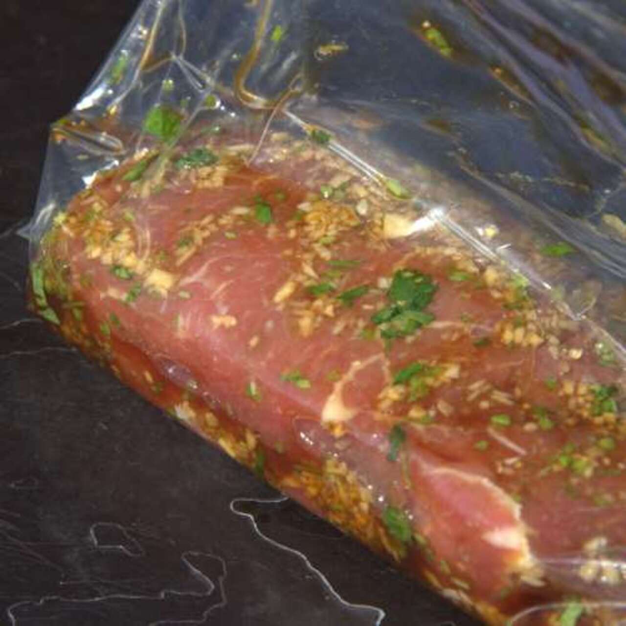 Шея свиная викинг. Макси ребрышки для запекания в пакете. Мясо в рукаве для запекания. Свиная вырезка в духовке в рукаве. Рулька свиная жилованная в ящиках.