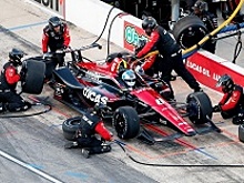 Уикенс перенёс внеплановую операцию на ноге