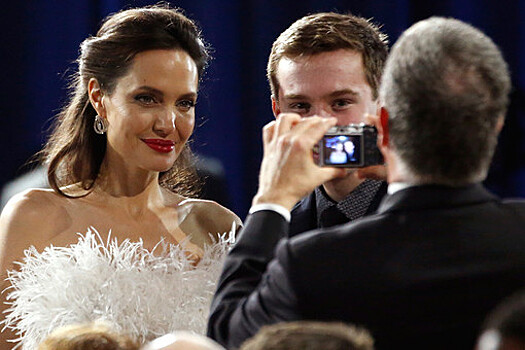 Супергеройским фильмом с Анджелиной Джоли заинтересовался номинант на "Оскар"