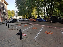 "Начался захват парковки": неизвестные установили блокираторы возле дороги на ул. Гостиной