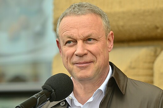 62-летний Сергей Жигунов предстал на новом фото на фоне морского пейзажа