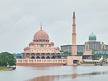 Россиянку оскорбили в ресторане Куала-Лумпура из-за одежды