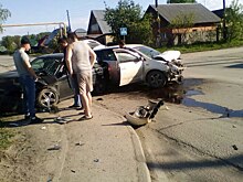 «Тойота» неудачно повернула налево и столкнулась с «Приорой» в Первомайском районе