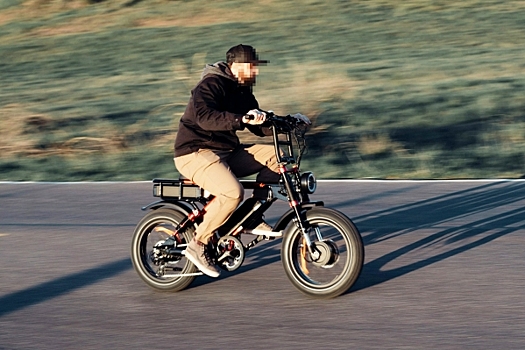 В Екатеринбурге лихач на электровелосипеде сбил пенсионерку на пешеходном переходе