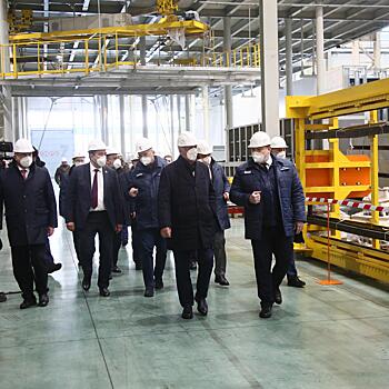 Сергей Чемезов посетил прессово-рамный завод КАМАЗа