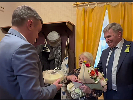 Вице-губернатор Петербурга Поляков навестил жительницу Блокадного Ленинграда