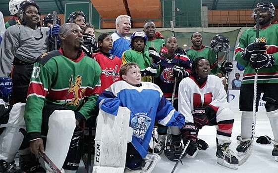 Фетисов сыграл в хоккей с командой Кении во имя защиты экологии в мире