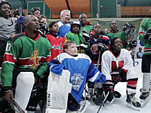 Фетисов сыграл в хоккей с командой Кении во имя защиты экологии в мире