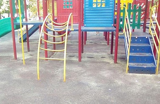 Детский комплекс на Островитянова починили