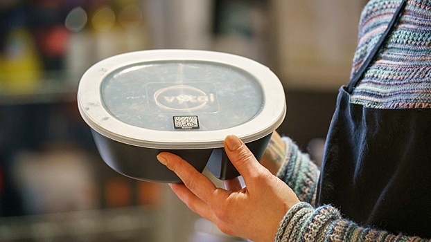 Назван оптимальный срок употребления готовых блюд из доставки