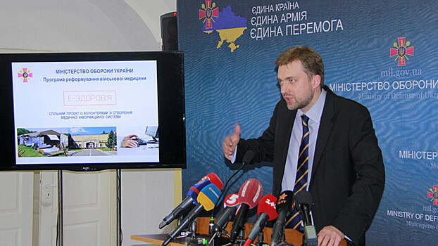 Министр обороны и глава Генштаба Украины посетили Золотое, где запланирован отвод войск