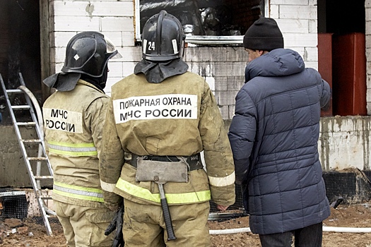 Донские огнеборцы ликвидировали открытое горение в офисном здании на Вятской, 60