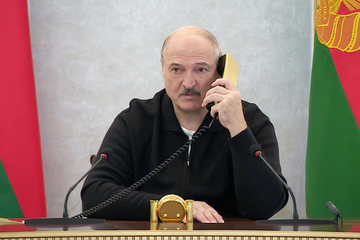 Лукашенко подписал закон об SMS-повестках в армию