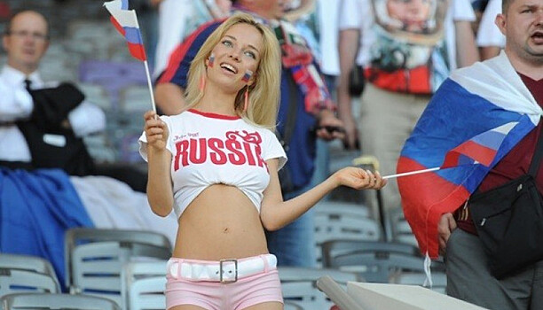 Самая красивая российская фанатка оказалась порнозвездой