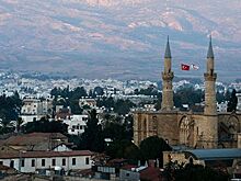 Турция не намерена прекращать бурение на шельфе Кипра