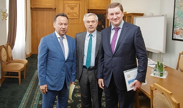 Председатель ЦЧБ Владимир Салмин представил нового управляющего Белгородским отделением Сбербанка