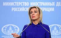 Захарова объяснила трудности с въездом в РФ на границе с Казахстаном