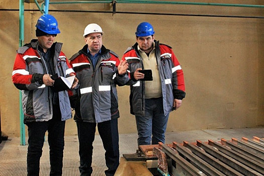 Металлурги из Узбекистана впечатлились увиденным на КМЭЗе