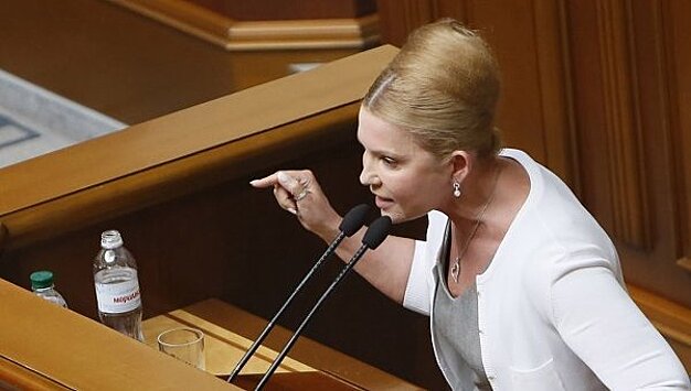 Обратный ход: Тимошенко обвинила Порошенко в госизмене
