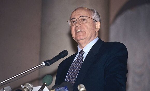 День в истории: первый концерт Шаляпина в Казани, президент Горбачев и права потребителей